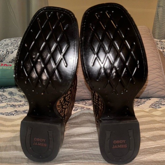 CODY JAMES MEN'S MCBRIDE WESTERN BOOTS - BROAD SQUARE TOE size 9 D - Picture 4 of 8